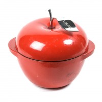 Каструля в формі яблука 2,8 л емаль. чугунe червоного кольору d = 225 х 130мм Lodge E3AP40