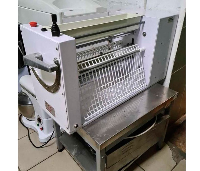Тісторозкаточна машина GGF Easy 500 SM